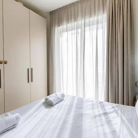 Apartment Stylish, Comfortable 2br With Wifi & Prvt Balcony By 360 Estates
